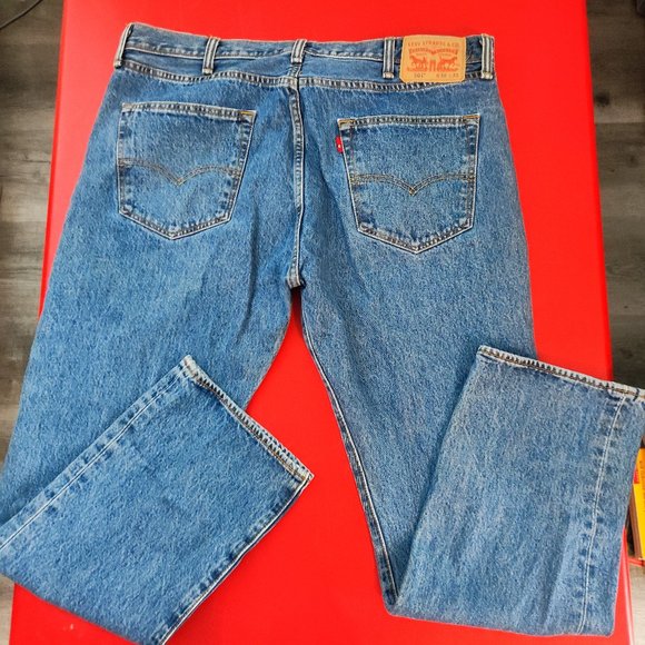 Levi's 501 jeans medium washed button fly men's size 38x30 - Picture 3 of 11